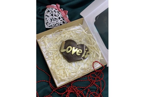 Шоколадка Love is ...